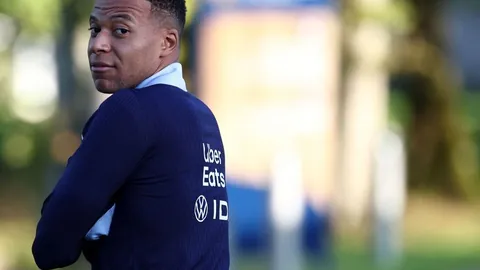 揭秘：卢克曼加盟费内巴切在即！年薪900万欧，巨额合同引关注！