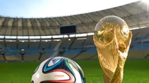 张玉宁近期表现引发质疑，首发席位堪忧，昔日英雄现陷困境，伊万选新救星将花落谁家？